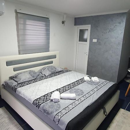 Cozzy Apartment Near The Aiport Podgorica Mitrovici  Екстер'єр фото