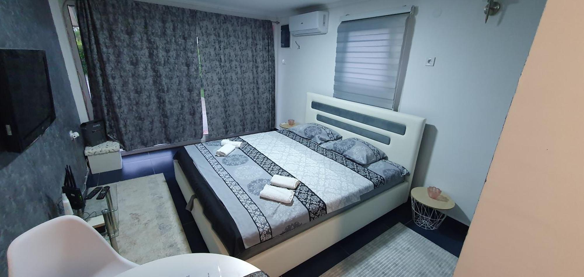 Cozzy Apartment Near The Aiport Podgorica Mitrovici  Екстер'єр фото