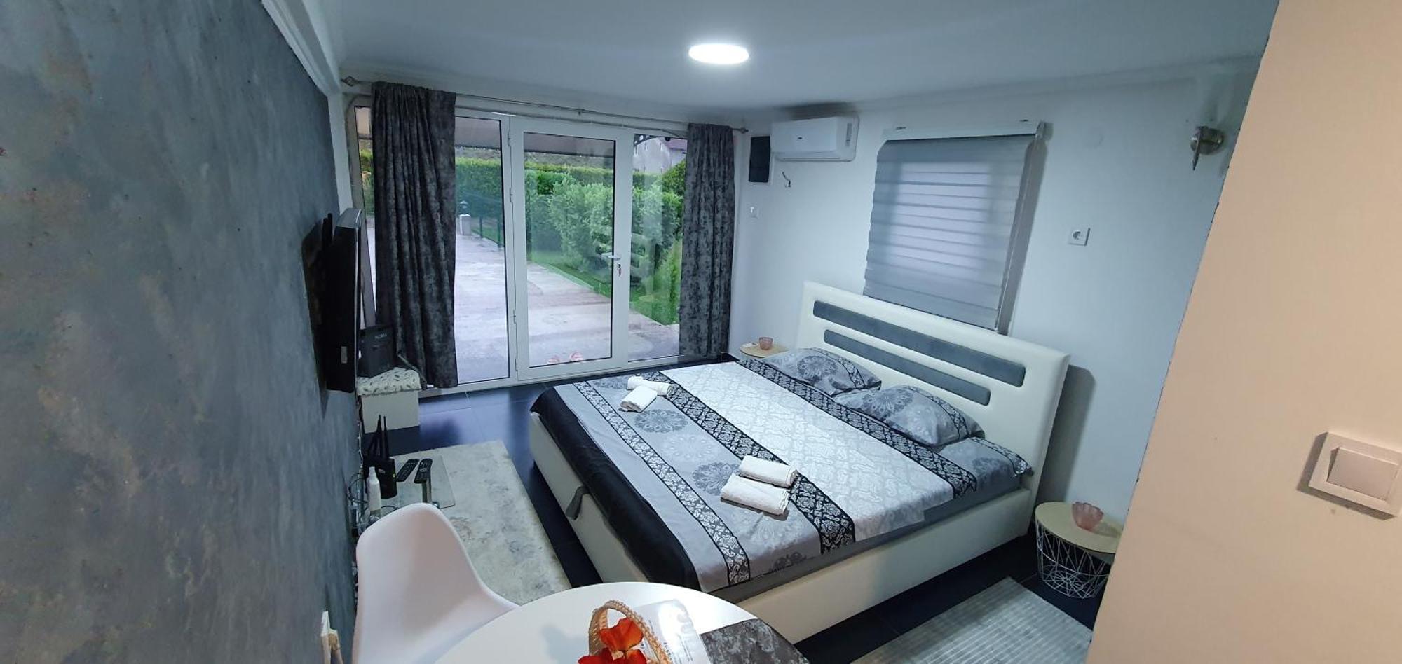 Cozzy Apartment Near The Aiport Podgorica Mitrovici  Екстер'єр фото