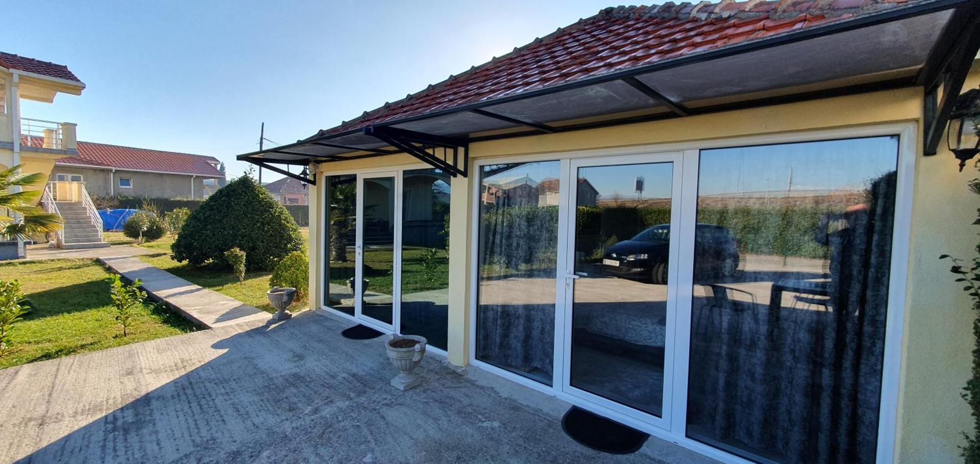 Cozzy Apartment Near The Aiport Podgorica Mitrovici  Екстер'єр фото